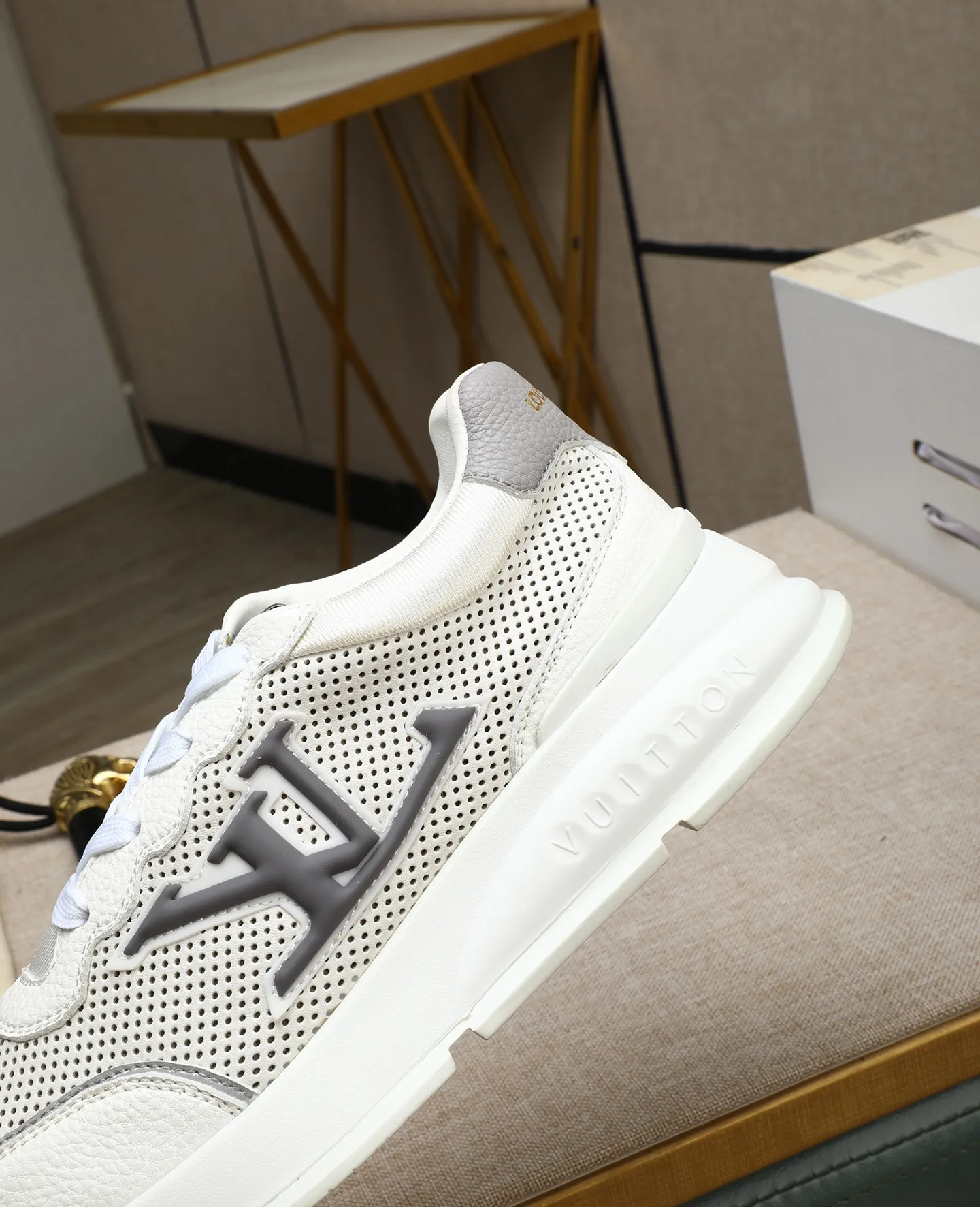 Men's shoes 💰460 📛📛【LOUIS VUITTON】Louis Vuitton official website synchronized new products 👟Milan fashion catwalk style 🇰🇾🇰🇾LV family logo, celebrity style, a must-have for fashionistas ⚠️First-layer calfskin ➕Genuine leather lining ➕Official website original version special outsole 👞Number 38-44
